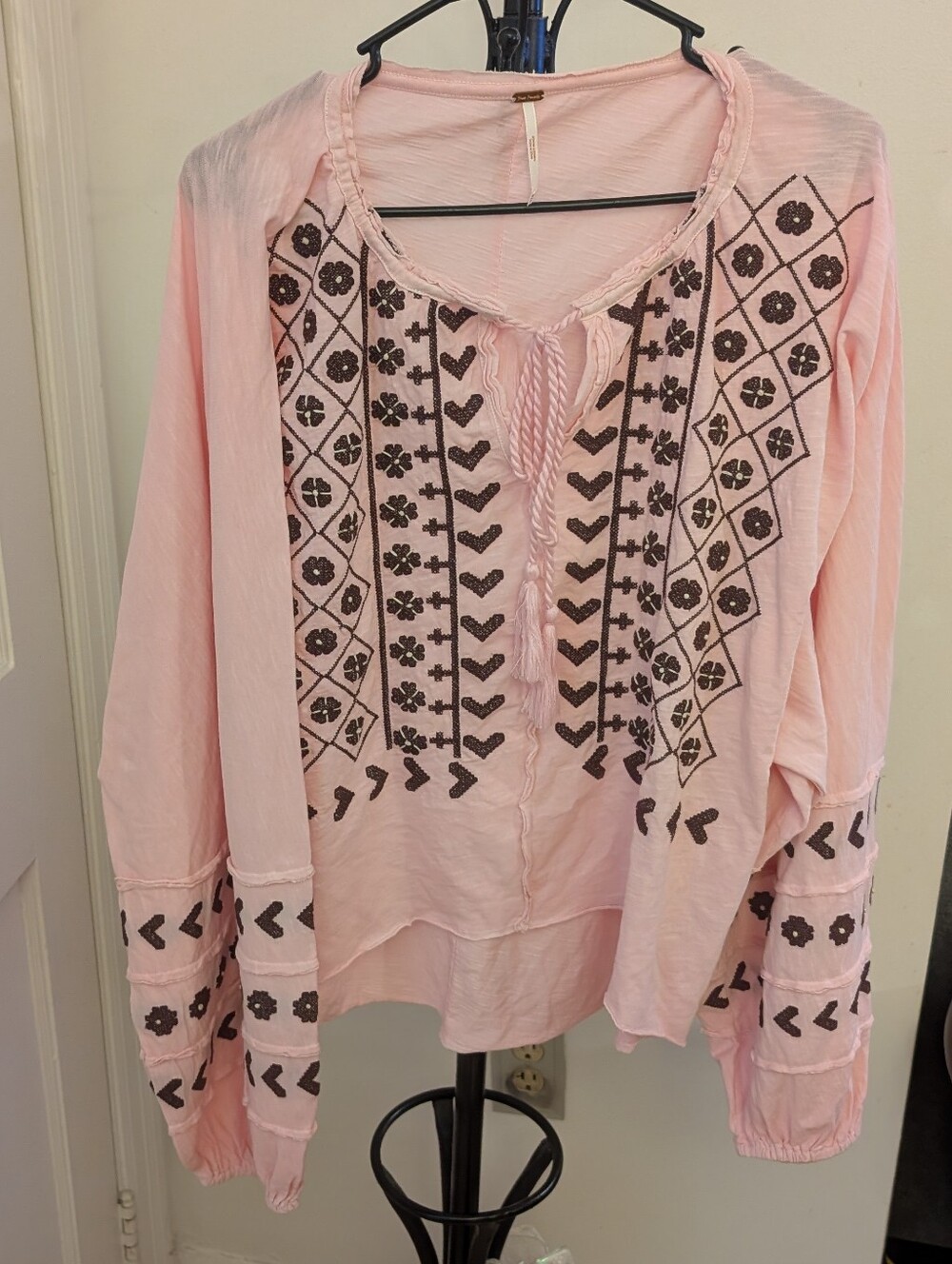 Free People Pink Embroidered Peasant Top Size Medium